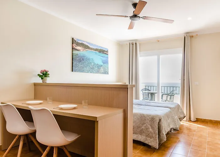 Apart Otel Blancala Cala Blanca (Menorca)