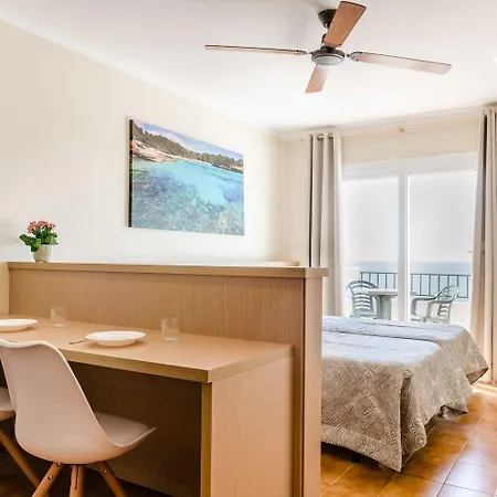 アパートホテル アパルタメントス ブランカラ カラ・ブランカ